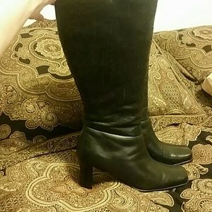 Chico's sz 9 lack leather (calf) boots